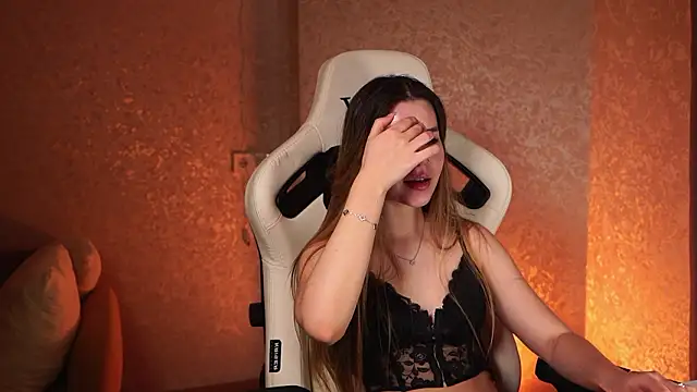 kissandtouch (F teen) - strip