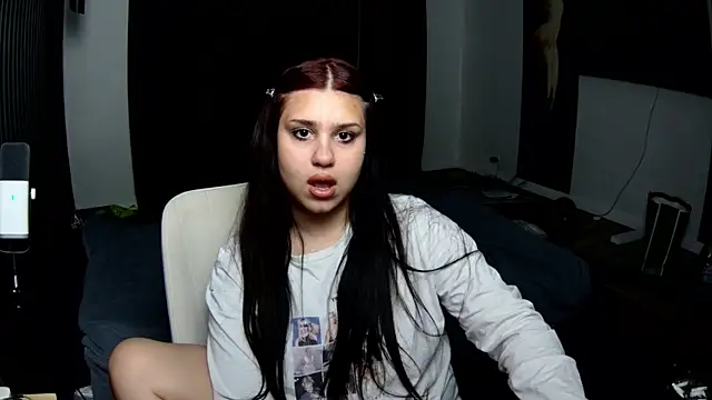 nicole_pars (F teen) - topless