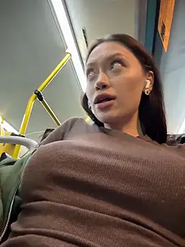 citylynx (F young) - Sit on camera without panties
