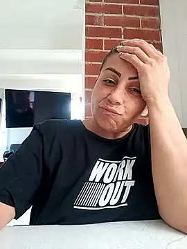 Webcam Model (maynor_1998)  is live.Free join now!