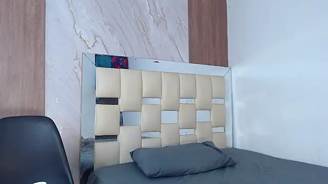 hera_divine (F teen) - show de squirts 😈🥵🥵