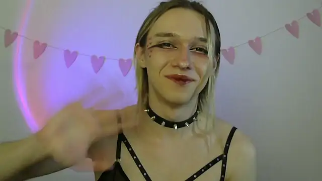 icebenz (T teen) - naked strip