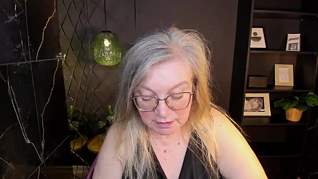 NataliMellow live sex cam