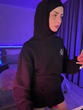 bigJuicyPussy live cam profile