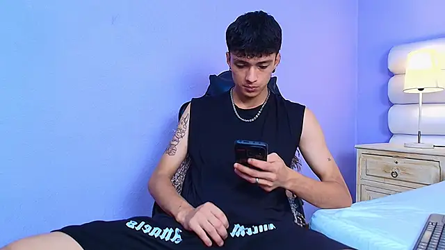 lean_portman (M young) - ready for the show Cum explosion! 😈😏