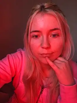 Blondie_Sofia_Essexbabe