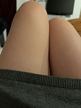 sweetmystery1 (F milf) - Panties off under dress