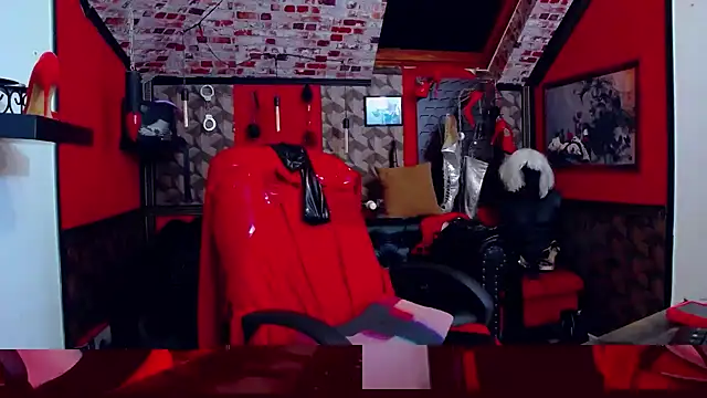 dommebellatrix - DommeBellatrix's free webcam - UK Sex Cams