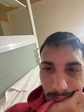 piccolo2002 live sex cam