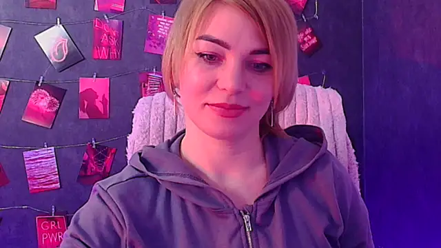 CuttieEmma live sex cam