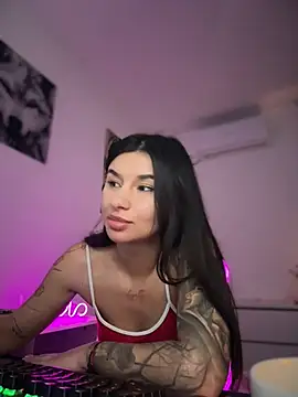 Webcam Model (DramaQueen__)  is live.Free join now!