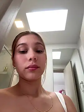 Nikii__ live sex cam