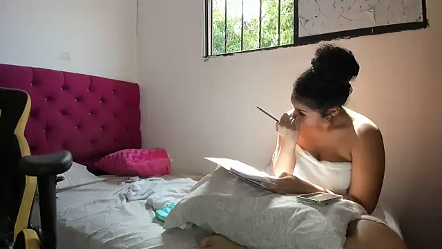 emily_stars1 - Emily_stars1's free webcam - UK Sex Cams