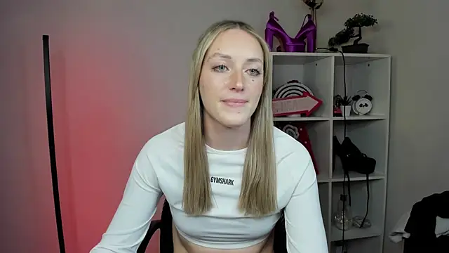 evelynblond - EvelynBlond's free webcam - UK Sex Cams