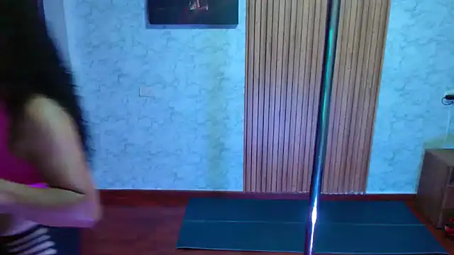 anitta_muscle (F mature) - What an opinion of anitta mucle