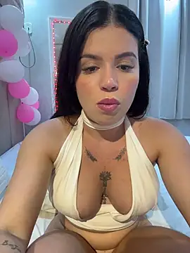 Rafaellaz Live Webcam on Stripchat