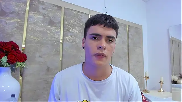 benitosaenz (M twink) - flex pectorals