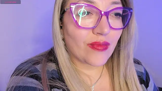 naty_mature_ (F milf) - see my boobs naked?