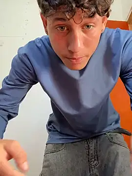 latinboysxxx (M twink) - Mucha leche