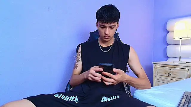 lean_portman (M young) - ready for the show Cum explosion! 😈😏