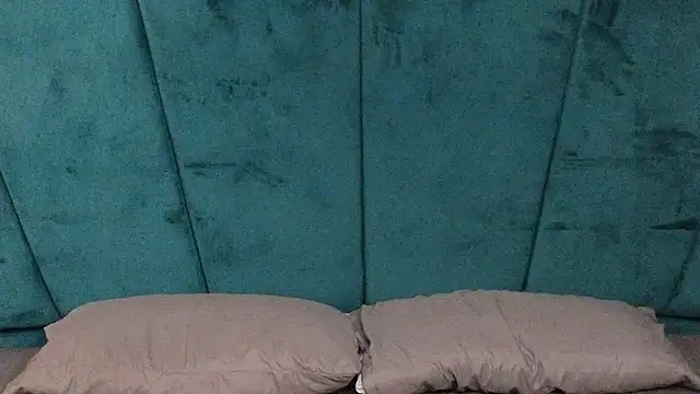 aaron_eze (M young) - GET NAKED AND TWERK!!