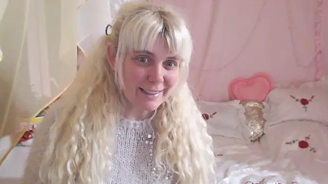 sunnysylvia - SunnySylvia's free webcam - UK Sex Cams