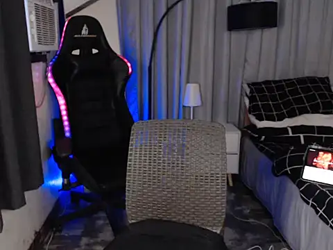 alexsuckable01 live sex cam