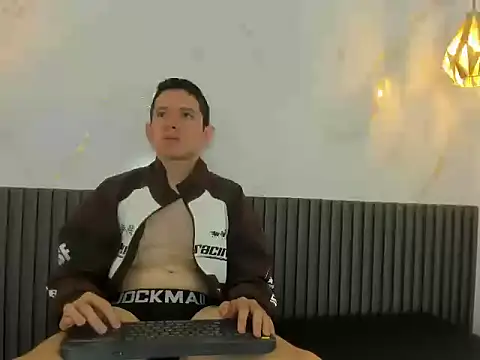 stivenballs (M young) - show cock