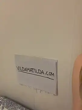 lillamatilda - Lillamatilda's free webcam - UK Sex Cams