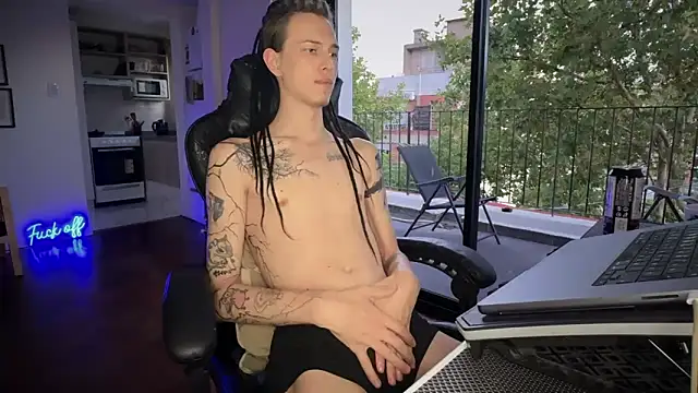 den_bluexx - Den_BlueXx's free webcam - UK Sex Cams