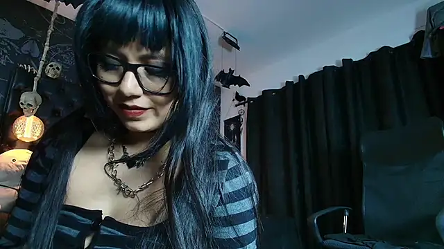 alexhoe_ (F young) - Choose the goal with a poll