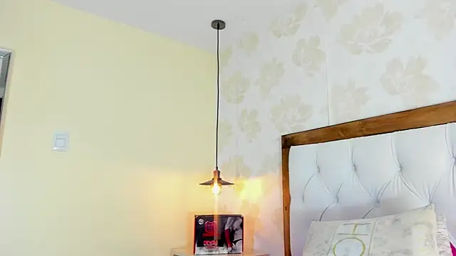 irisclark1 - IRISCLARK1's free webcam - UK Sex Cams