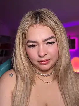 Webcam Model (OriannaFox)  is live.Free join now!