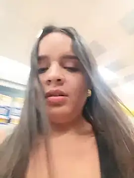 julieth_hot-69 (F young) - Open my shirt in public 😈