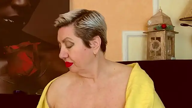 LadyPosh live sex cam