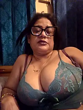 Webcam Model (Hot_Queen77)  is live.Free join now!