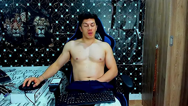 javiersexymann - Javiersexymann's free webcam - UK Sex Cams