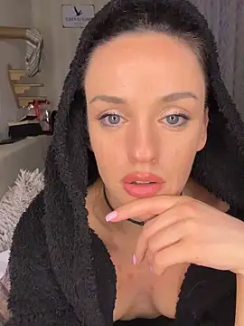 KatieCutieXooo Live Webcam on Stripchat