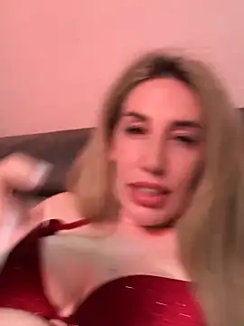 Webcam Model (JuliaPrivat)  is live.Free join now!