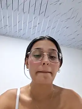 ary-18 (F teen) - 3 fingers in my pussy