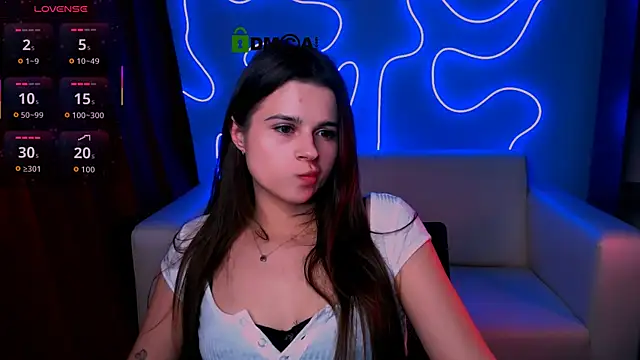 berry_alma (F teen) - teasing bra