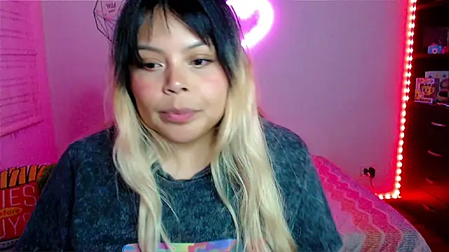 elliemoonx (Ask my age) - ass bounce