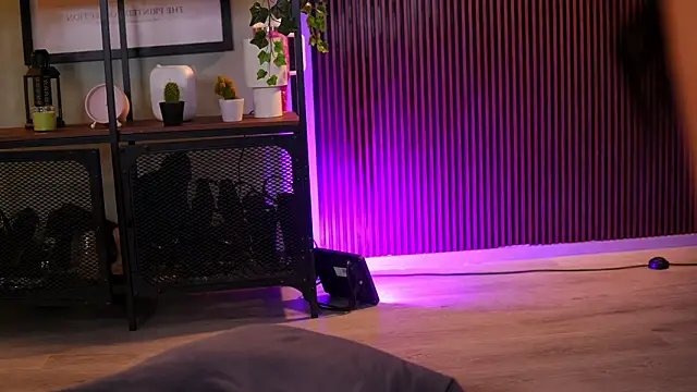 ravennadarcy (F young) - wanna see my wild side ?