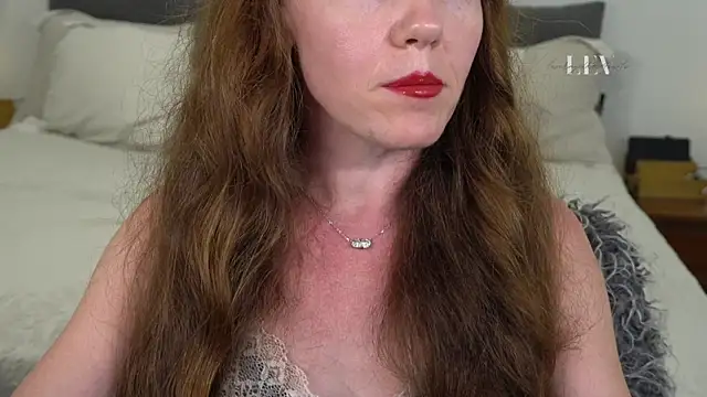 leverageurassets (F milf) - Oil Show