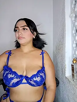 Webcam Model (Mia_em)  is live.Free join now!