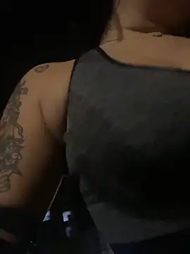 pretty_isadora (F young) - Silence, people nearby #lush #boobs