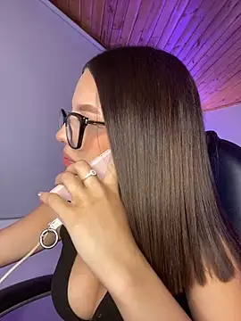 sofia18_pinkk (F teen) - Spank ass x5🥺