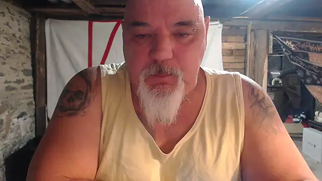 newfiesausage1972 (M mature) - last tipper 5 mins off lovens