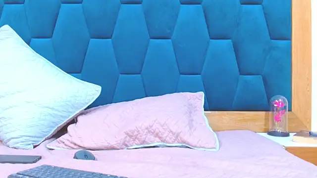 morrigan_luxus2 (T young) - Get Hard For U <3