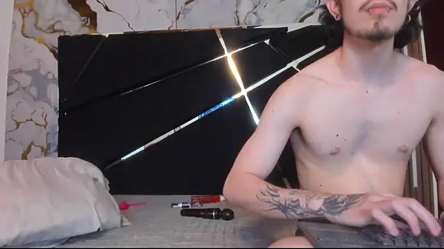 Couple_In_Heat live sex cam